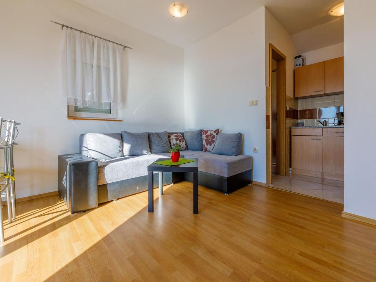Apartments Benny Crikvenica Luaran gambar